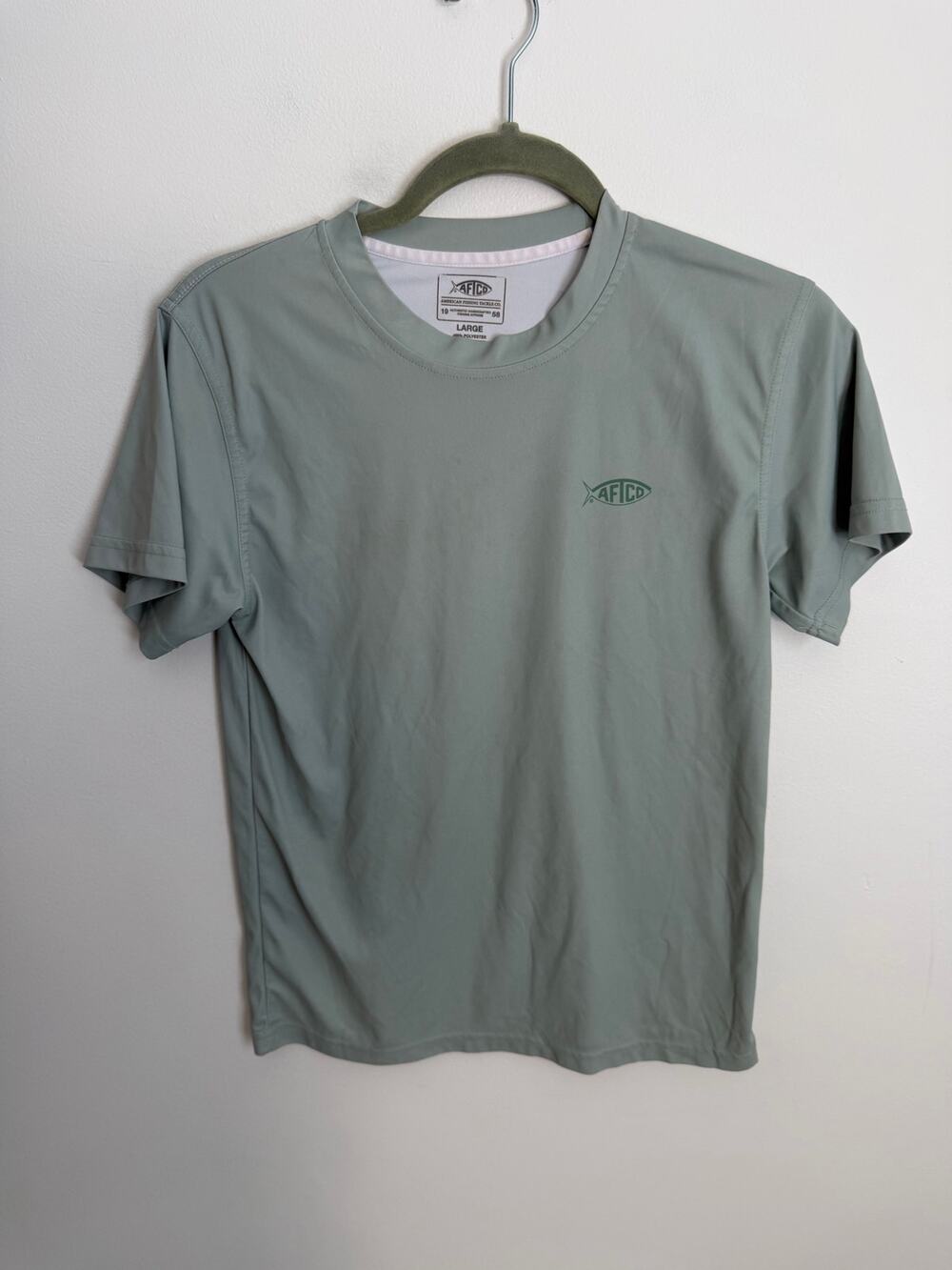 AFTCO boys short sleeve performance shirt youth large